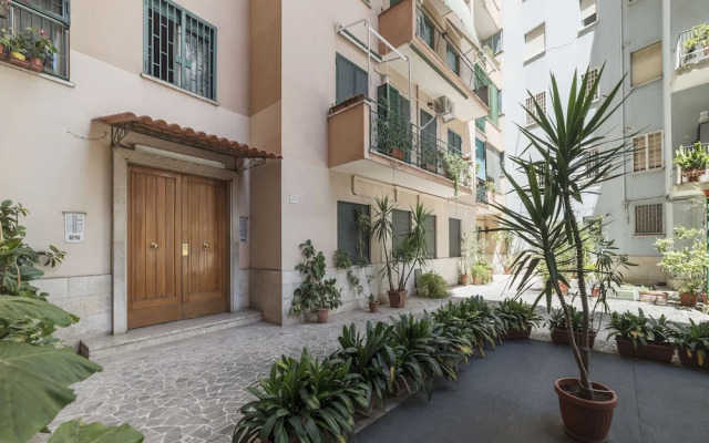 San Giovanni Apartment with Balcony