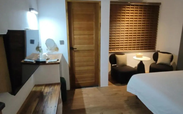 Little Time Guesthouse