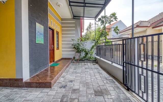 KoolKost Syariah near Universitas Amikom Yogyakarta 2 - Caters to Women