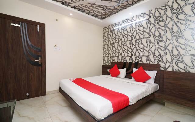 OYO 27611 Hotel Shree Regency