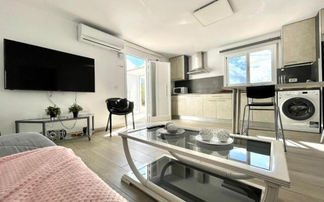 Two-Bedroom House 5, FreeWifi, AC, BBQ, Mountain View