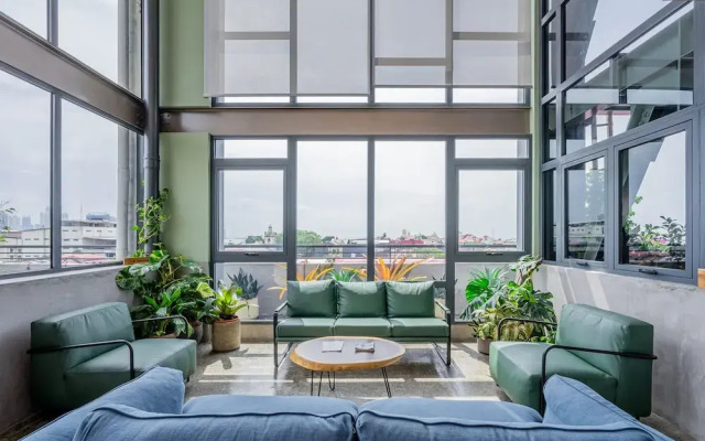 w Comfy 1BR w Perfect Balcony in Casco View