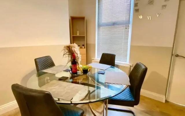 2BR City Side House in Belfast