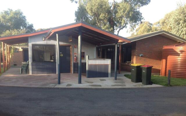 Golden Country Motel & Caravan Park