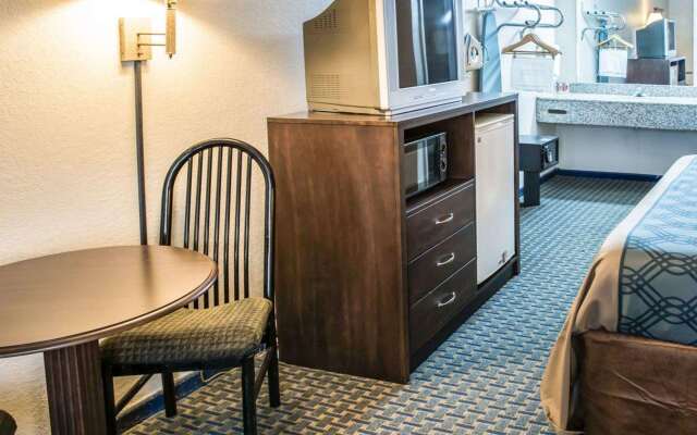 Rodeway Inn & Suites Wilmington North