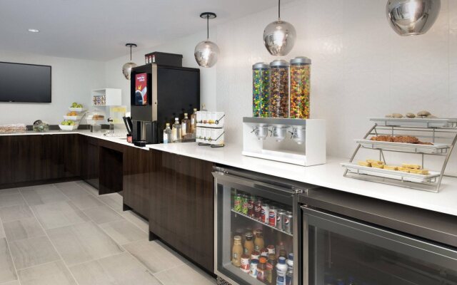 Delta Hotels by Marriott Seattle Everett