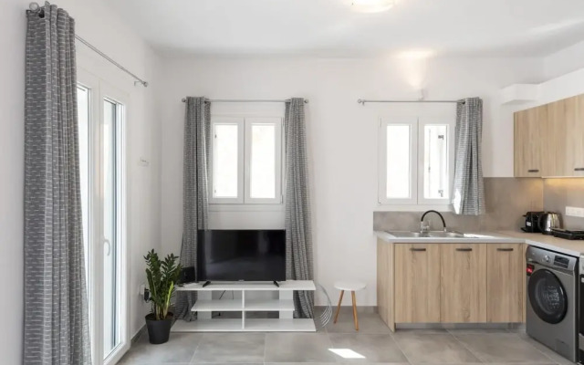 Parikia s Sunlight 2bedroom House