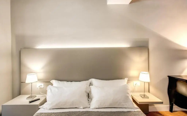 Trevi Fountain Superior 3 bdr apartment