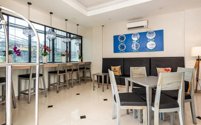 Liv Hotel by OYO Rooms
