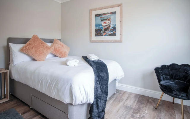 Highfield - 5 Bedroom Holiday Home - Pembroke Dock
