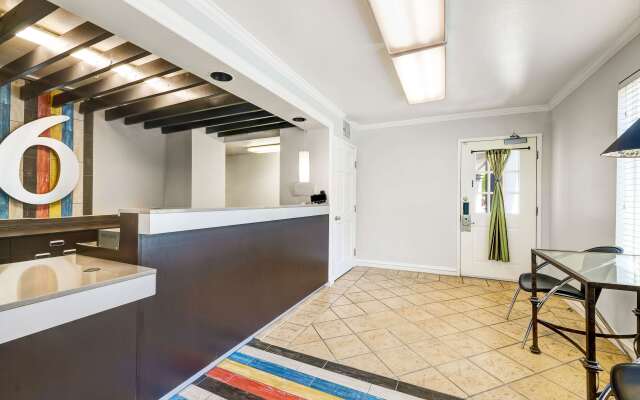 Studio 6 Mountlake Terrace, WA - Seattle