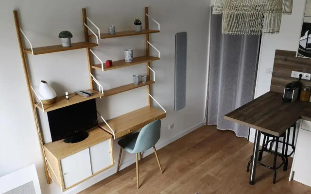 Joli studio - Parking Privé - WIFI