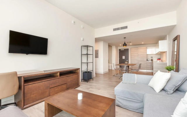 Private Luxury Condos at Costa Hollywood