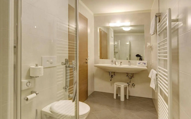 Ruster Resort