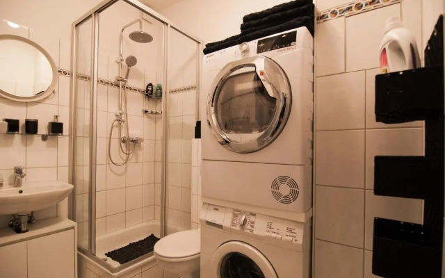BAUHAUS Design-Luxus Apartment, 20er Jahre Stil, Garten