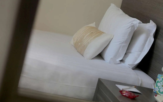 Parkmore Hotel & Leisure Club