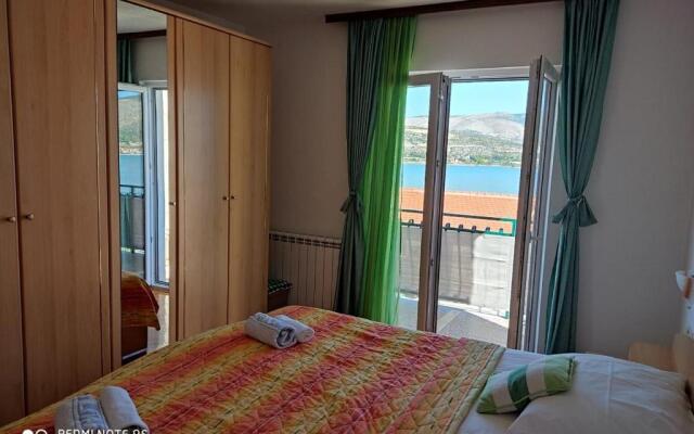 Apartments Joško - 70 m from beach