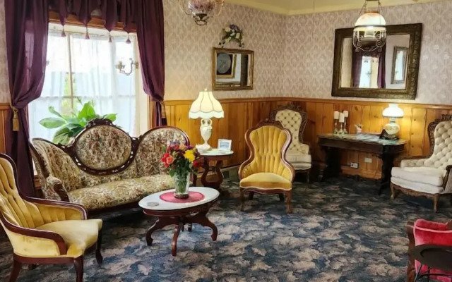 Fairweather Inn