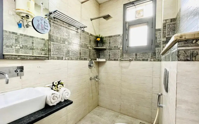 Bluo Modern 1 Bhk Medanta Medicity