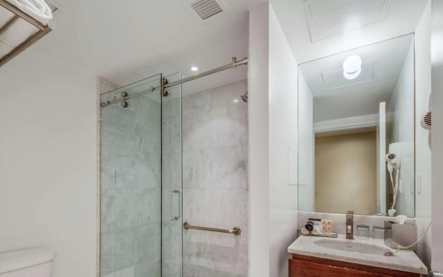 The Carvi Hotel New York, Ascend Hotel Collection