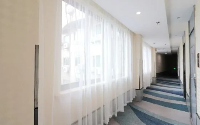 Zsmart Zhishang Hotel (Shanghai Songjiang Sports Center Metro Station Ledu)