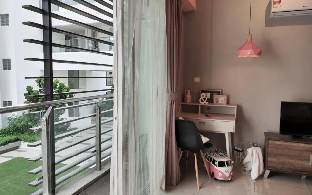 Aeropod Studio- Laxzone Suite