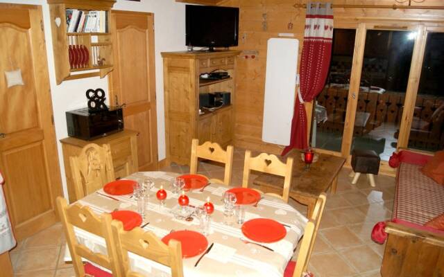 Apartment With 2 Bedrooms in Pralognan-la-vanoise, With Wonderful Moun