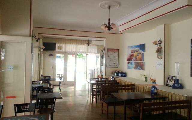 Mola Hotel