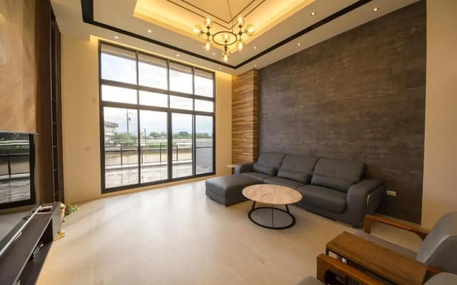 Yilan Siao Jhu