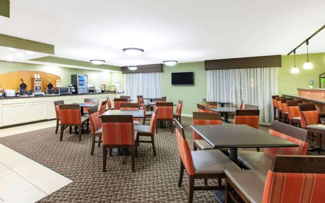 Baymont by Wyndham Harrisburg