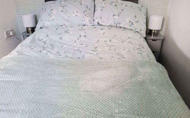 Lena's Place, Dogs Welcome Chalet Bridlington