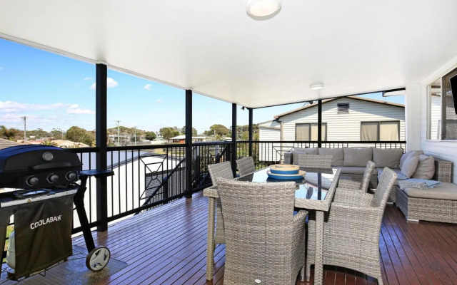 Shores - Pet-Friendly - 1 Min Walk to Beach