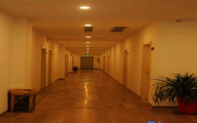 Zaozhuang Yuejia Business Hotel