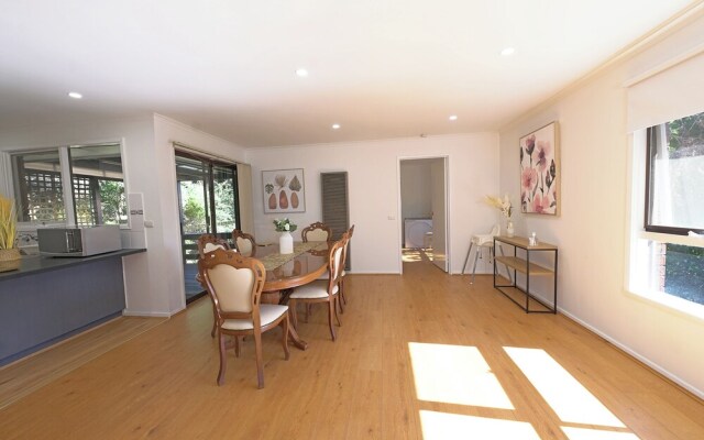 Melbourne 4BRM Staycation Parkside