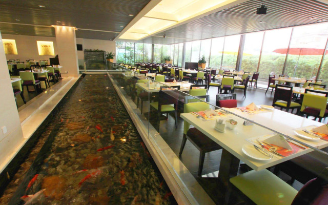 voco Guangzhou Shifu by IHG