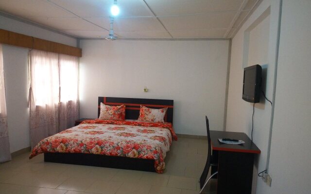 Red Clover Hotel
