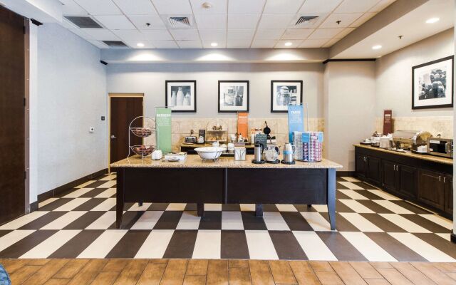 Hampton Inn & Suites Huntsville Hampton Cove