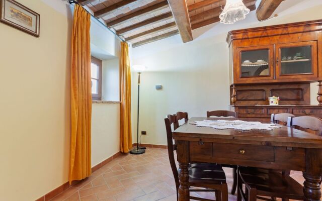 Secluded Holiday Home in Bibbiano With Courtyard