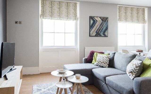 The Riverside Escape - 3bdr in 3 Central Apartments