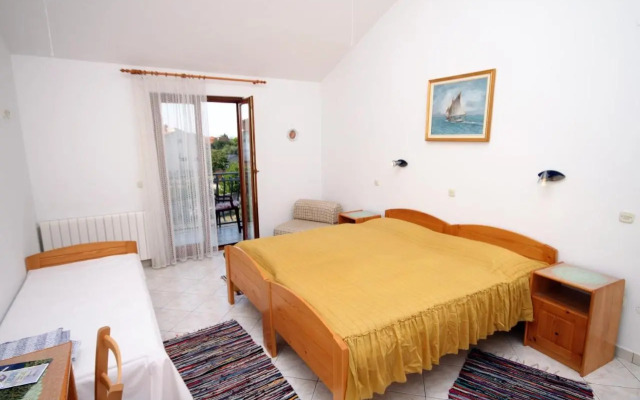 Rooms with a parking space Gornje selo, Solta - 5170