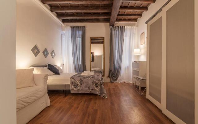 Fori Imperiali Elegant Apartment