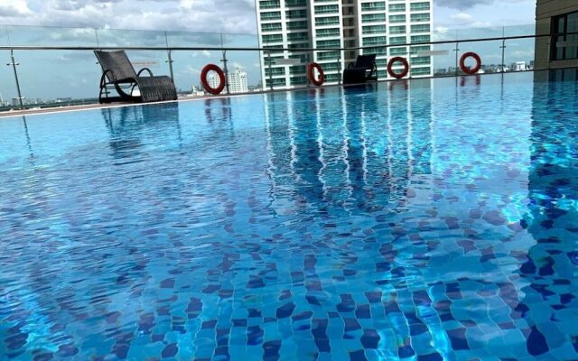 D' Le Roi Soleil Luxury Apartment Wesstlake