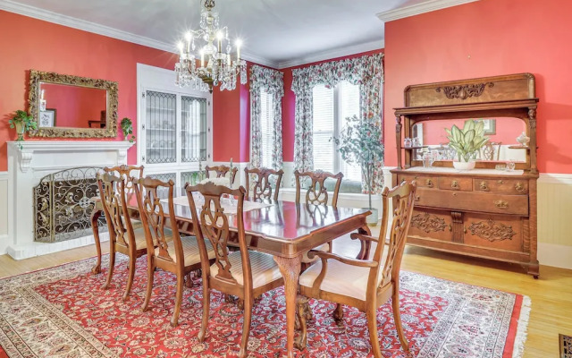 Walk to Waterfront: Downtown Elizabeth City Home!