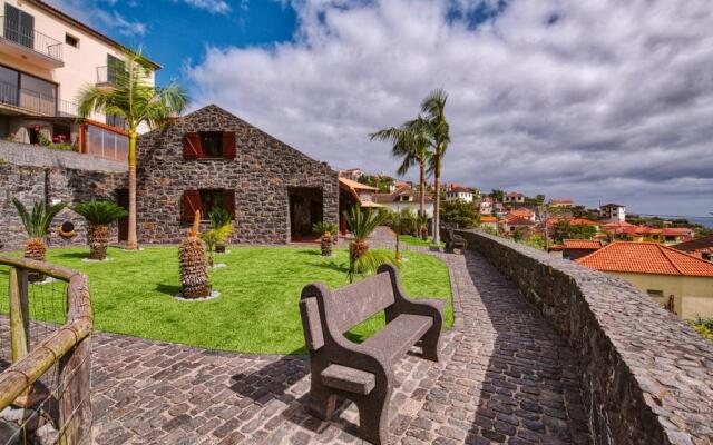 Seixal Sunny Villa