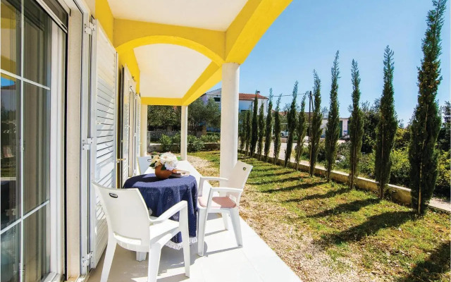 Two-Bedroom Apartment in Pakostane