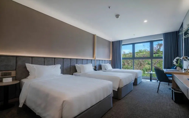 Wyndham Garden Legend Halong