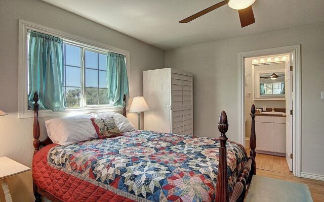 Fantasy Oaks Lodge 4 Bedroom Home by RedAwning