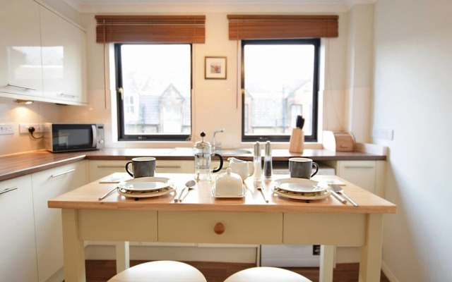 Historic City Centre Apt with Free Secure Parking
