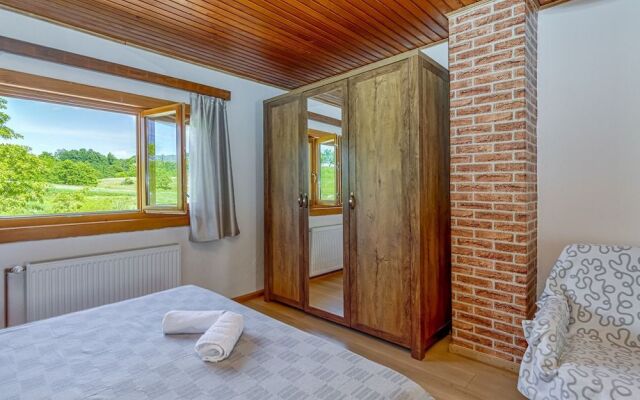 Child Friendly Rural House Jeka