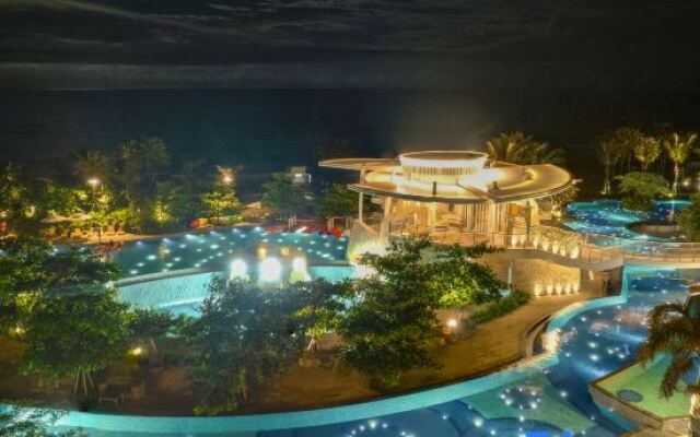 Silver Sands Hotel By RìChū